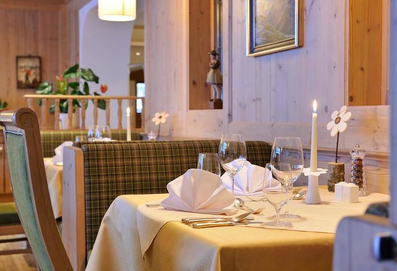 ホテル Vierjahreszeiten