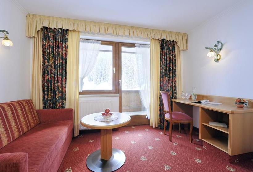 ホテル Vierjahreszeiten