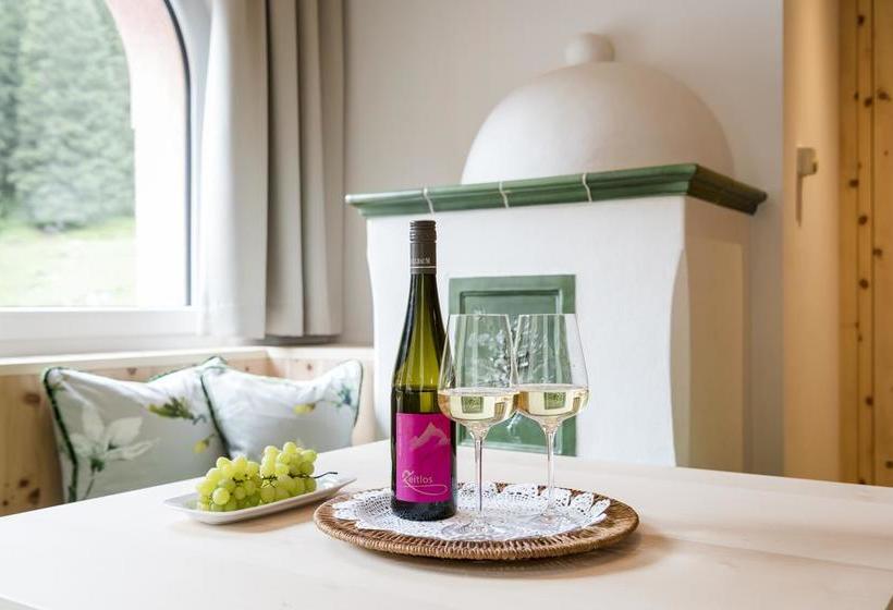 ホテル Vierjahreszeiten