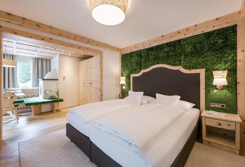 ホテル Vierjahreszeiten