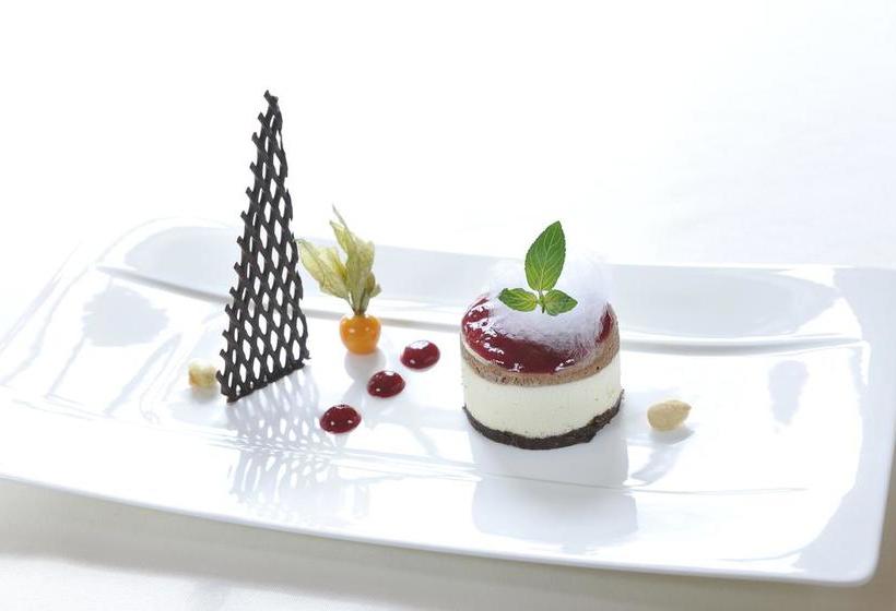 ホテル Vierjahreszeiten