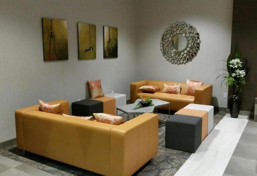 هتل Wingate By Wyndham Dieppe Moncton