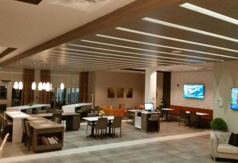 هتل Wingate By Wyndham Dieppe Moncton