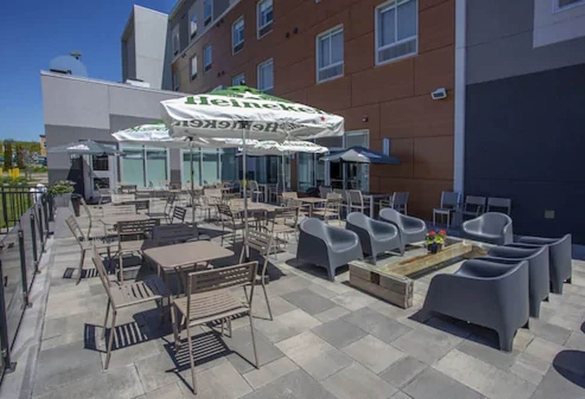 هتل Wingate By Wyndham Dieppe Moncton