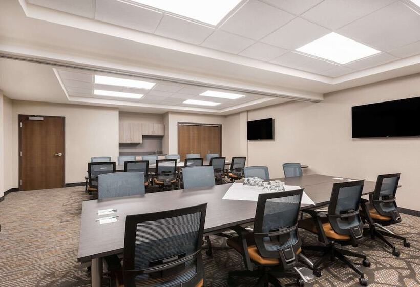 هتل Wingate By Wyndham Dieppe Moncton