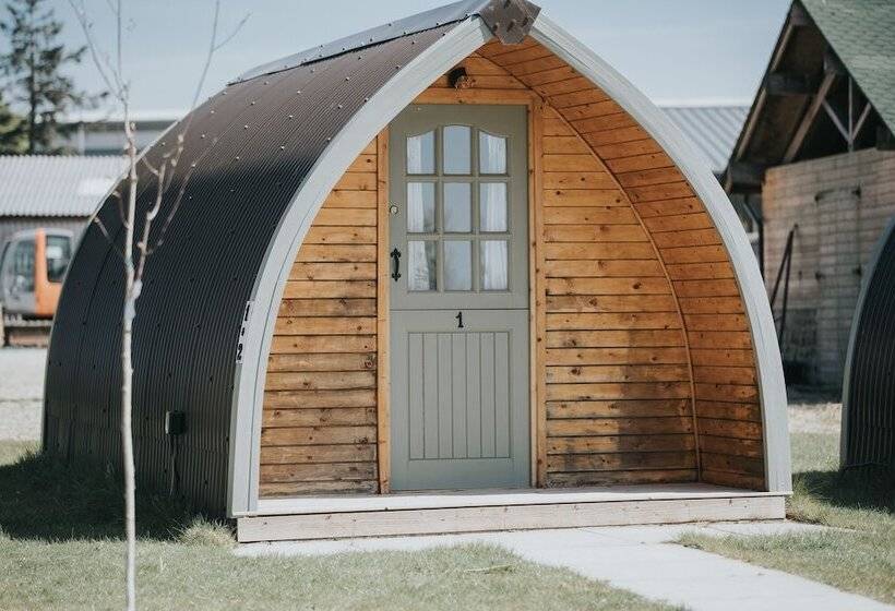 汽车旅馆  Charnock Farm