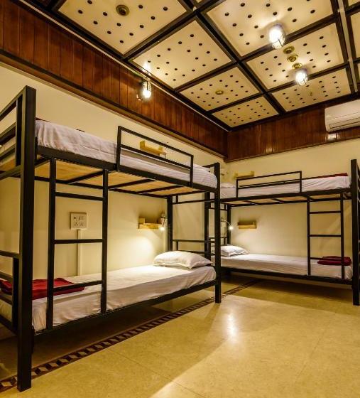 Basti  A Backpackers Hostel