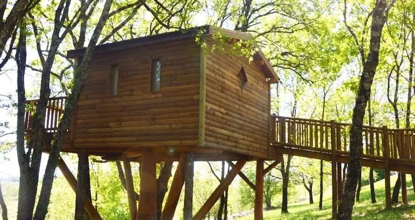 ベッドアンドブレックファースト Cabane   Loges De Carlat