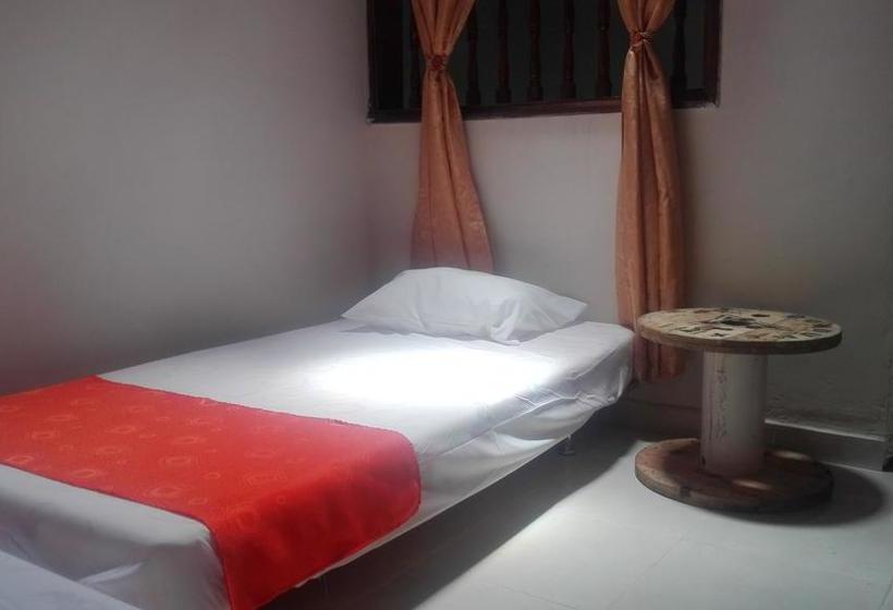 Backpackers And Travellers Hostel