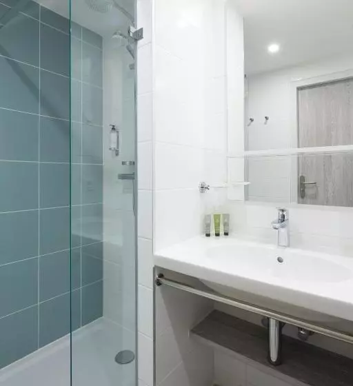 ホテル Logis Hôtel Les Pins   Opéralia