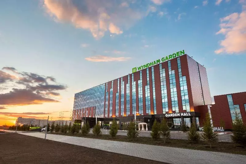 هتل Wyndham Garden Astana