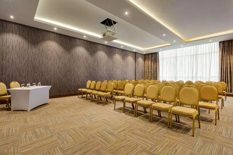 هتل Wyndham Garden Astana