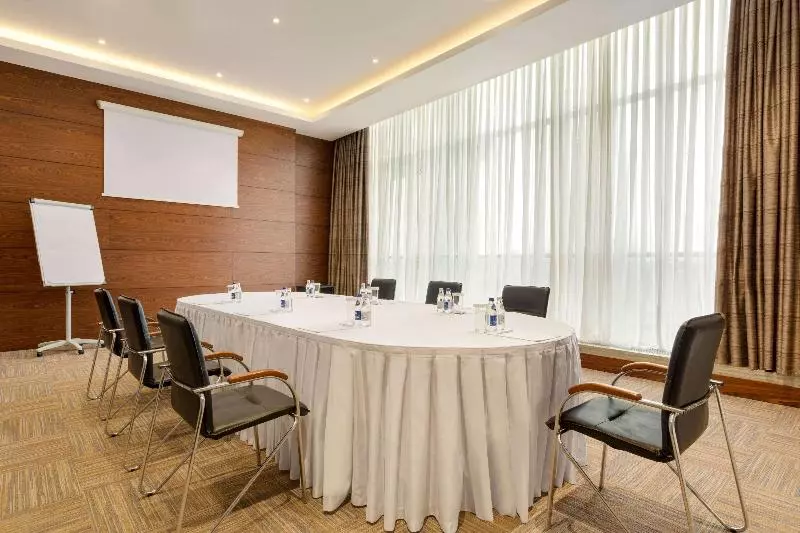 هتل Wyndham Garden Astana