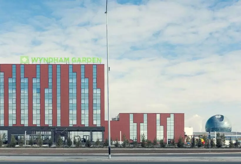 هتل Wyndham Garden Astana
