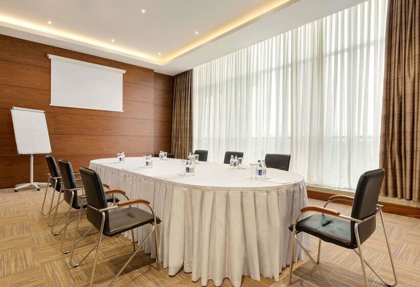 Hotel Wyndham Garden Astana