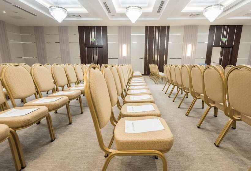 Hotel Wyndham Garden Astana