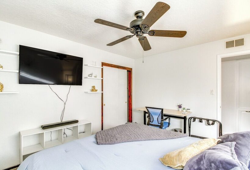 Deck, Putting Green & Views: Albuquerque Oasis