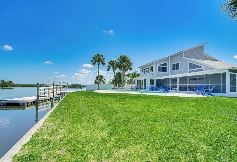 Boat Dock & Pool: Bayfront Crystal River Home