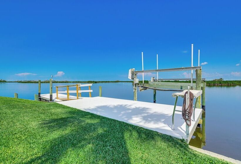 Boat Dock & Pool: Bayfront Crystal River Home