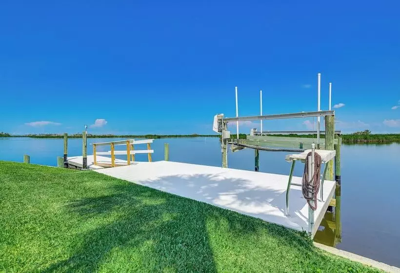 Boat Dock & Pool: Bayfront Crystal River Home