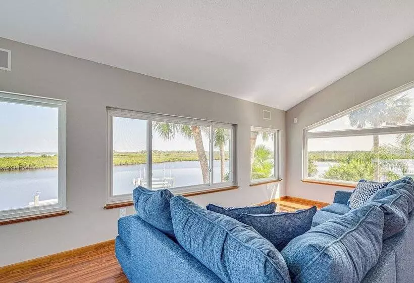 Boat Dock & Pool: Bayfront Crystal River Home