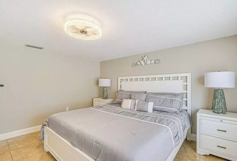 Boat Dock & Pool: Bayfront Crystal River Home