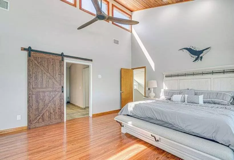 Boat Dock & Pool: Bayfront Crystal River Home