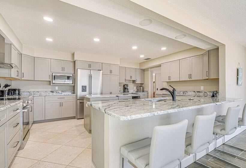 Boat Dock & Pool: Bayfront Crystal River Home