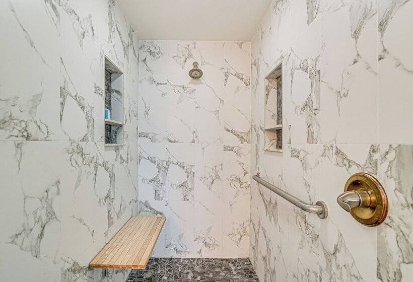 Boat Dock & Pool: Bayfront Crystal River Home