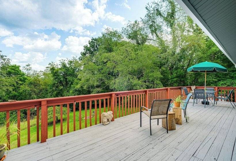 Blacksburg Hideaway W/ Hot Tub ~ 5 Mi To Campus!