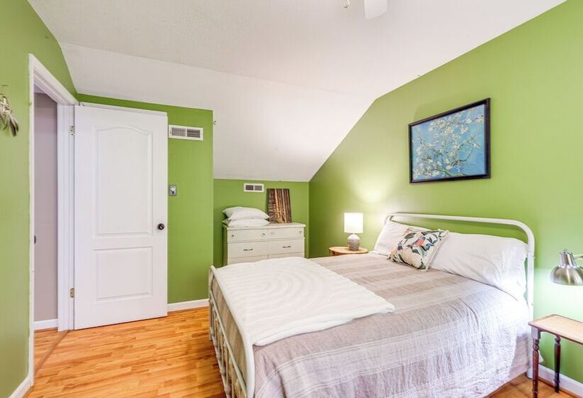 Blacksburg Hideaway W/ Hot Tub ~ 5 Mi To Campus!