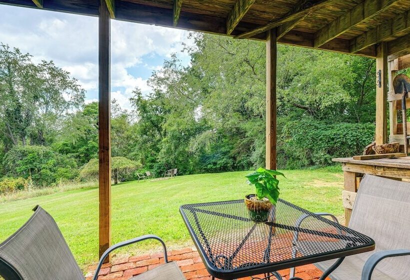 Blacksburg Hideaway W/ Hot Tub ~ 5 Mi To Campus!