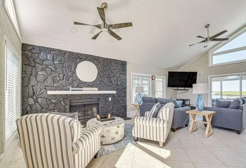 Boat Dock & Pool: Bayfront Crystal River Home