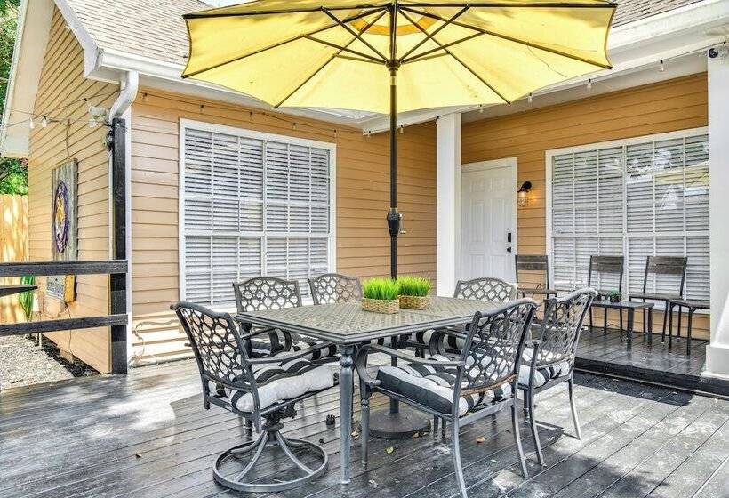 Colorful Baton Rouge Home: Deck, Grill & Fire Pit