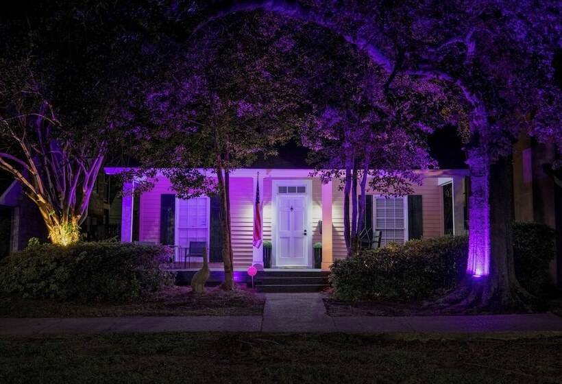 Colorful Baton Rouge Home: Deck, Grill & Fire Pit