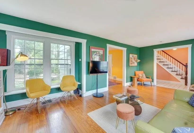 Colorful Home ~ 1 Mi To Hudson River!