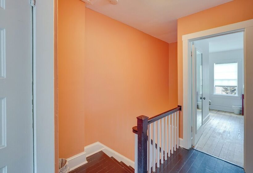 Colorful Home ~ 1 Mi To Hudson River!