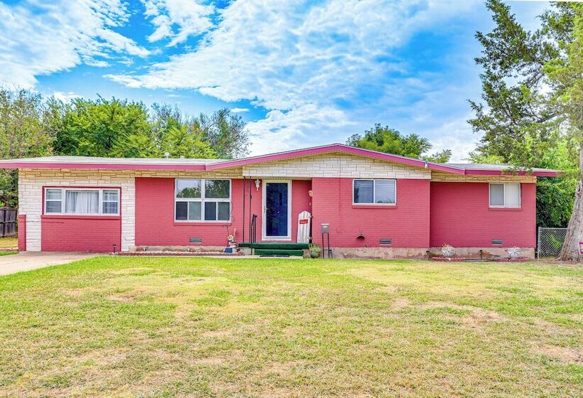 Convenient Family Home < 3 Mi To Fort Sill!