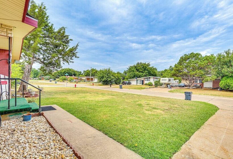Convenient Family Home < 3 Mi To Fort Sill!