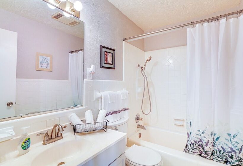 Convenient Family Home < 3 Mi To Fort Sill!