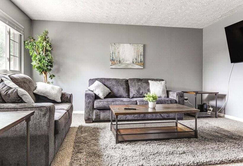 Dayton Home 4 Mi To Downtown, Pets Welcome!