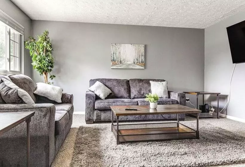 Dayton Home 4 Mi To Downtown, Pets Welcome!