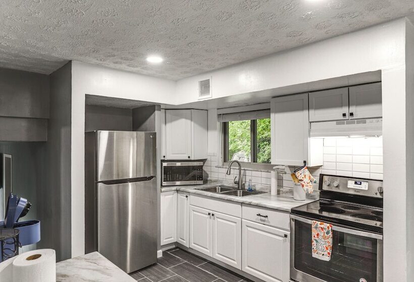 Dayton Home 4 Mi To Downtown, Pets Welcome!