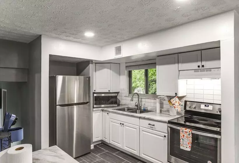 Dayton Home 4 Mi To Downtown, Pets Welcome!