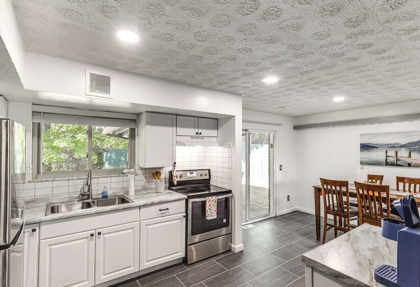 Dayton Home 4 Mi To Downtown, Pets Welcome!