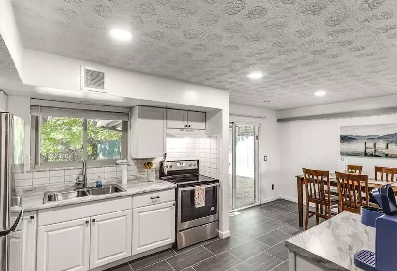 Dayton Home 4 Mi To Downtown, Pets Welcome!