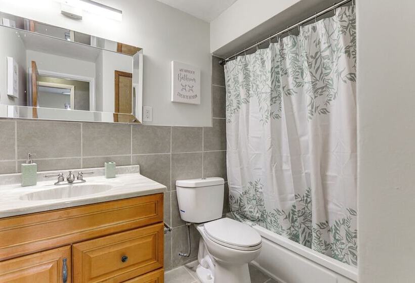 Dayton Home 4 Mi To Downtown, Pets Welcome!