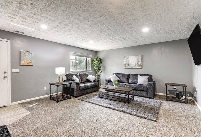 Dayton Home 4 Mi To Downtown, Pets Welcome!