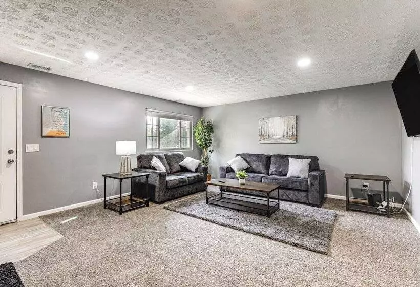 Dayton Home 4 Mi To Downtown, Pets Welcome!