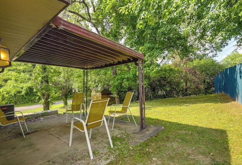 Dayton Home 4 Mi To Downtown, Pets Welcome!